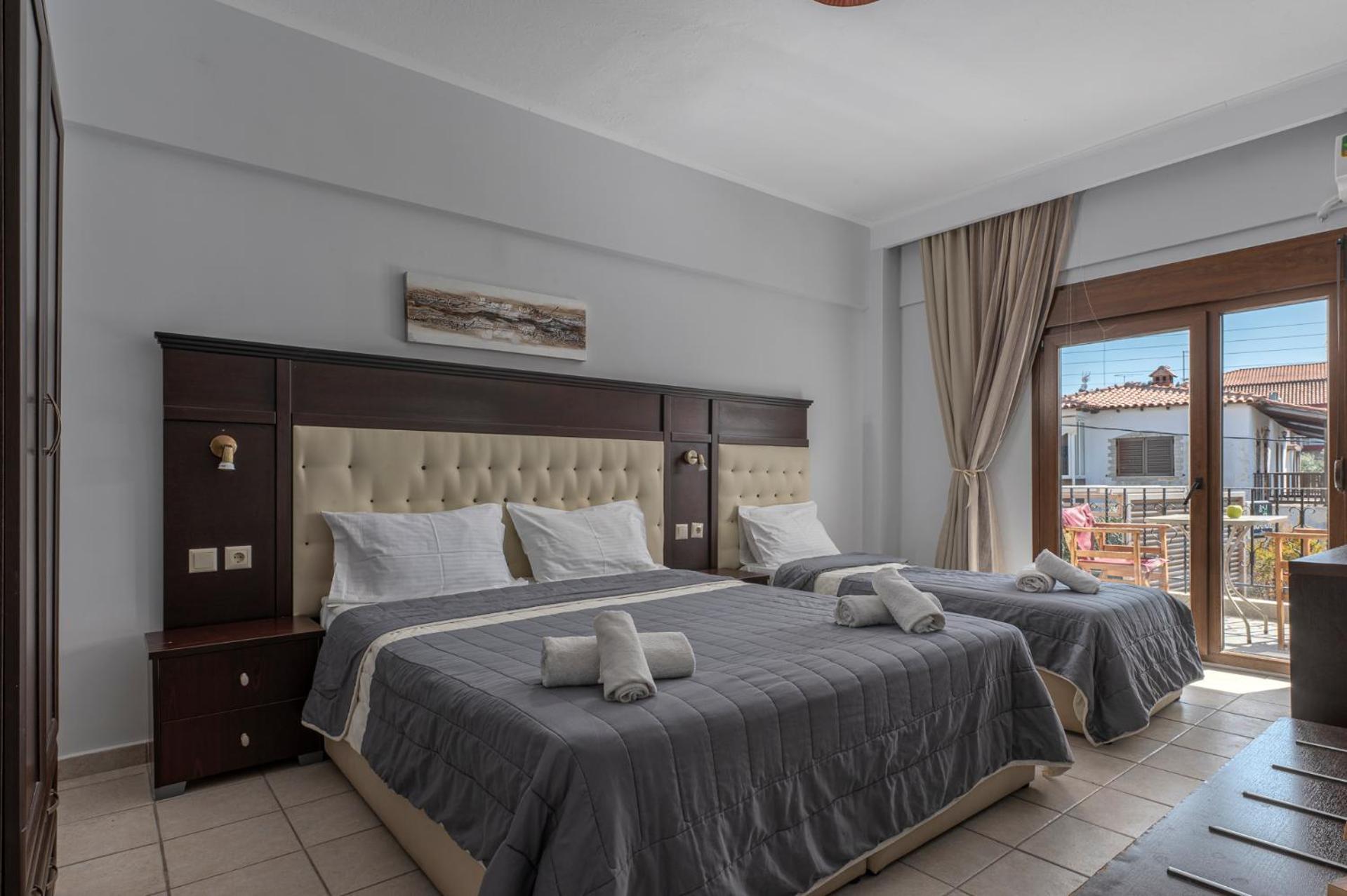 Adonis Hotel Pefkochori Værelse billede